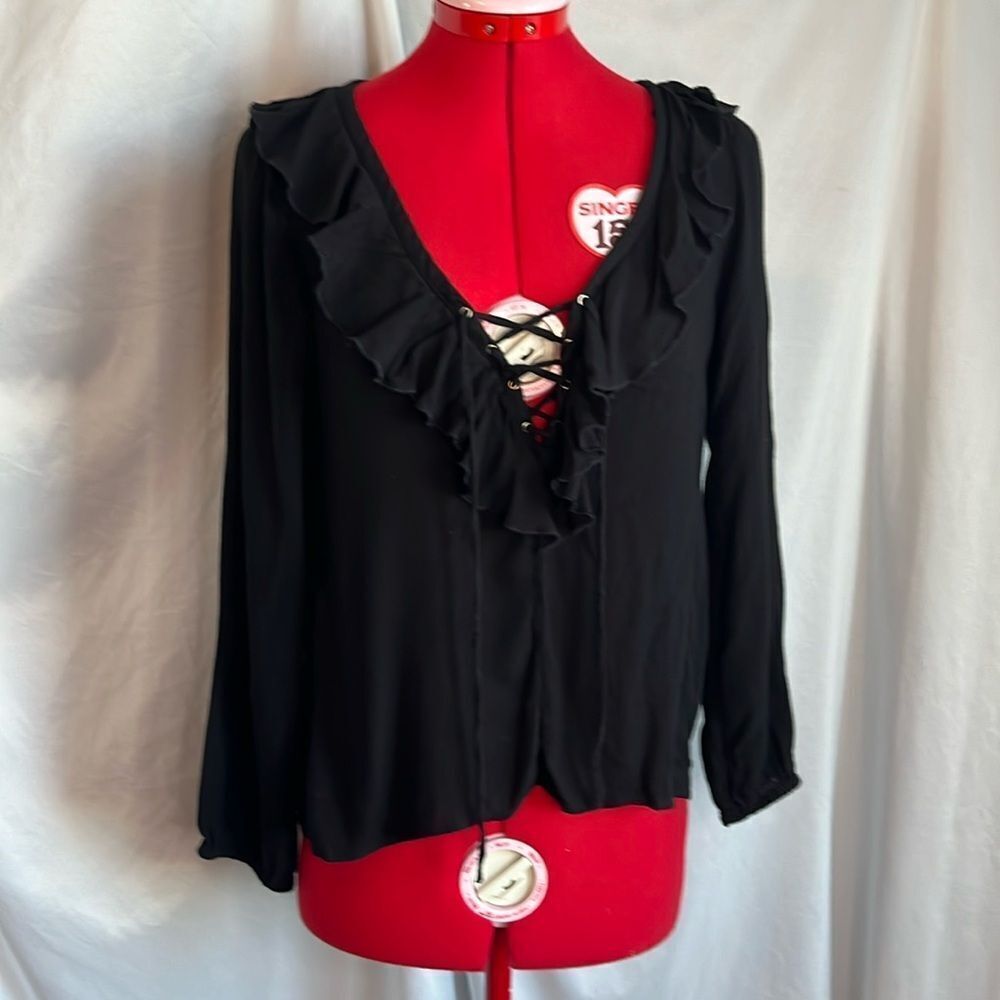 XS18 Divided by H&M ruffled tie front blouse with 3/4 length sleeves